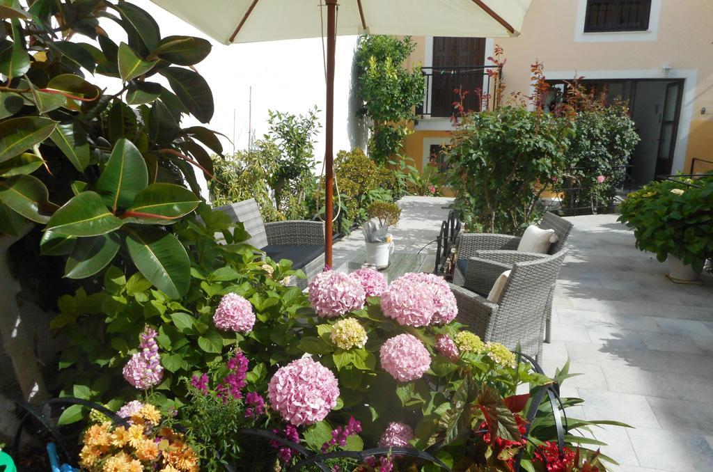 Hotel La Plage Kokkari Esterno foto