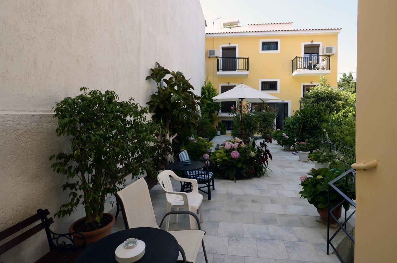 Hotel La Plage Kokkari Esterno foto
